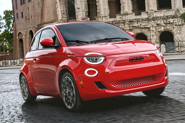 Fiat 500e arrives in North America