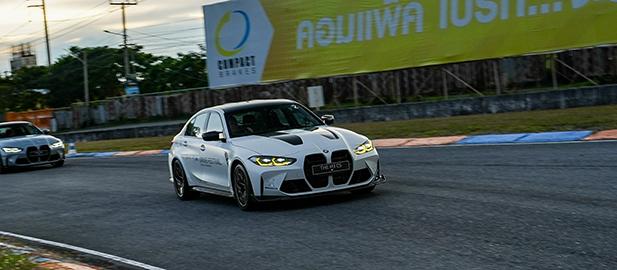 BLAZING AROUND SEPANG CIRCUIT IN A 750S