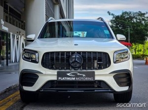 Mercedes-Benz GLB-Class GLB180 AMG Line thumbnail