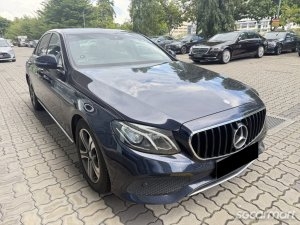 Mercedes-Benz E-Class E200 Avantgarde thumbnail