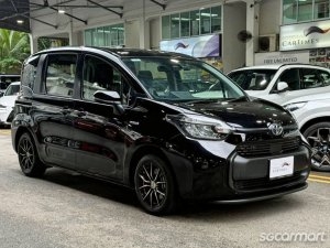 Toyota Sienta Hybrid 1.5A Standard thumbnail