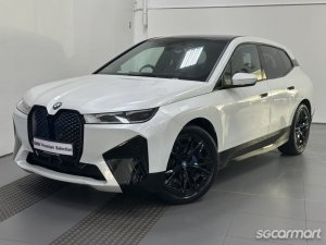BMW iX Electric xDrive40 Sport thumbnail