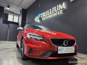 Volvo V40 T2 R-Design Sunroof thumbnail