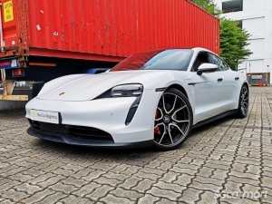 Porsche Taycan Electric 4S Performance Battery Plus Sunroof thumbnail