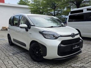 Toyota Sienta Hybrid 1.5A Standard thumbnail