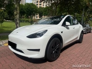 Tesla Model Y Electric RWD thumbnail