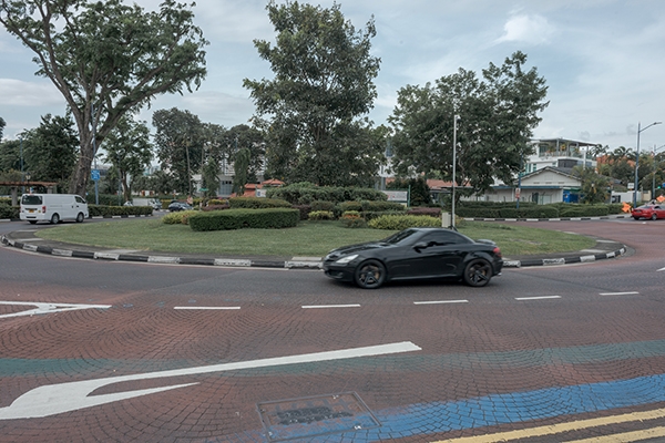 4 things you need to know about using a roundabout