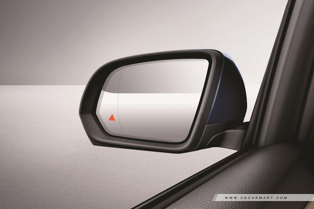 Worried about blind spots? Here's how to adjust your mirrors