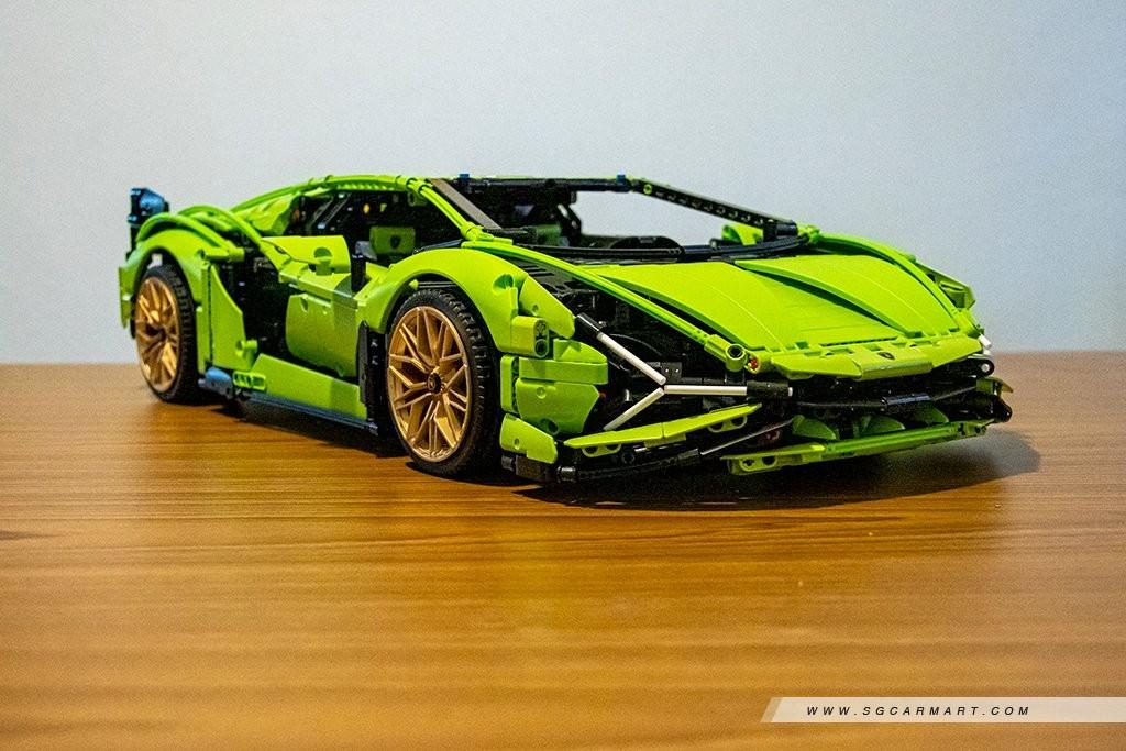 This is the new, 3,696-piece Lego Technic Lamborghini Siån