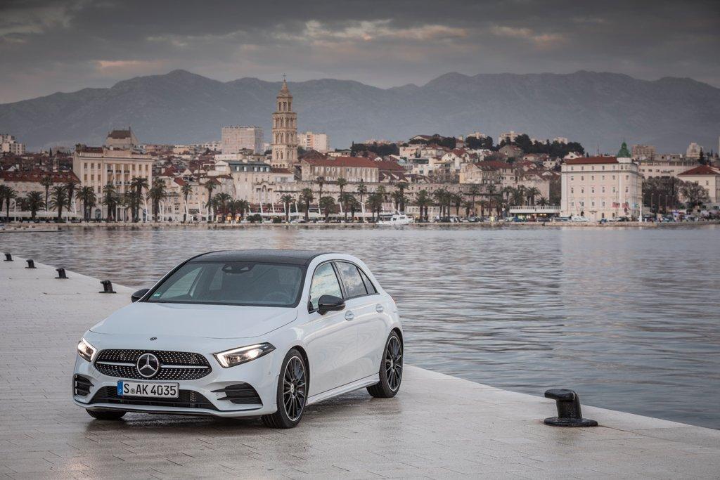 Mercedes-Benz introduces its new roof boxes - Sgcarmart