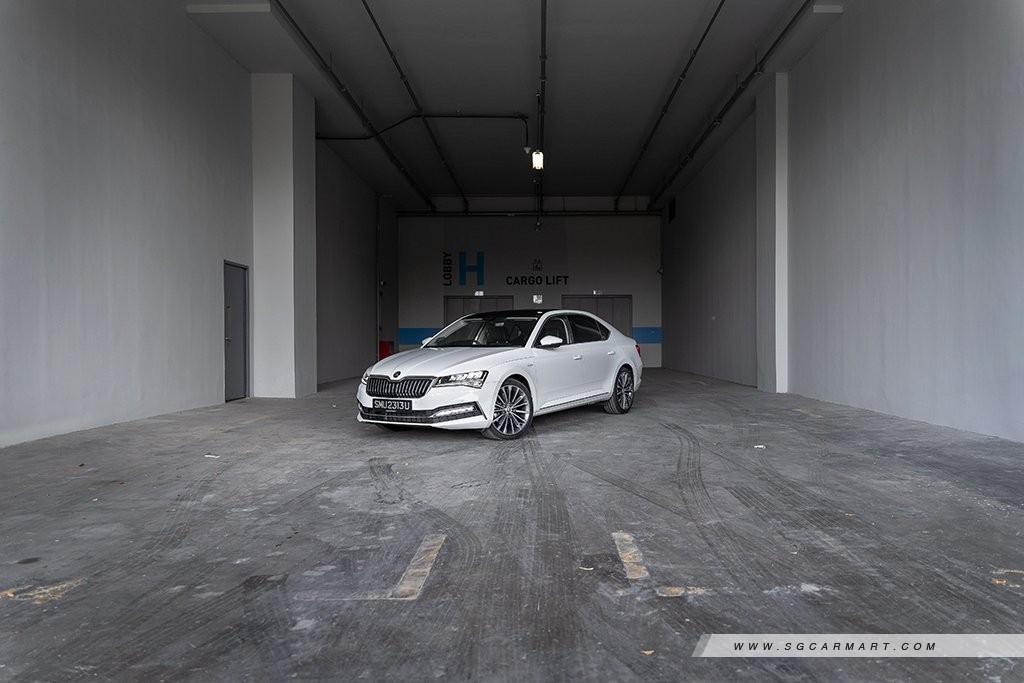 Skoda Superb 2.0 TSI Laurin & Klement (A) Facelift Review - Sgcarmart