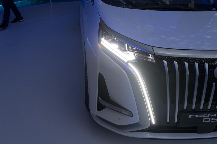 DENZA D9 arrives on Singapore's shores - Sgcarmart