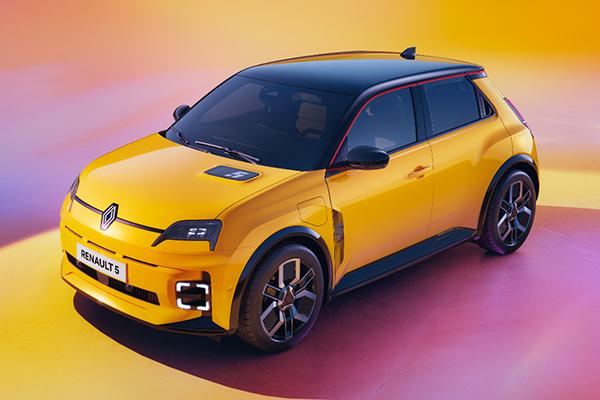 Renault 5 E-Tech electric supermini makes global debut