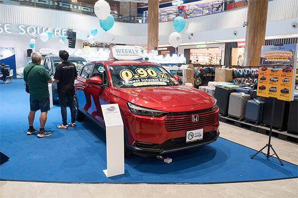 Royal Motor Grandeur brings grand deals to Waterway Point
