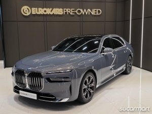 BMW 7 Series Mild Hybrid 735i sDrive Pure Excellence thumbnail