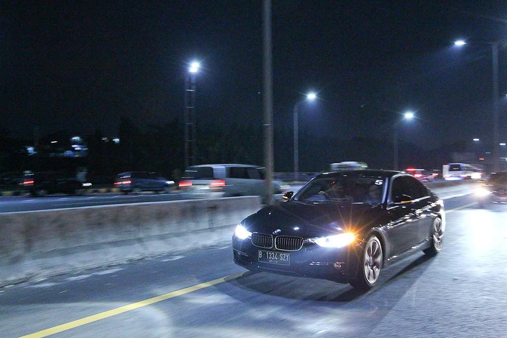 Took the F32 out for dinner the other night 🌙 : r/BMW
