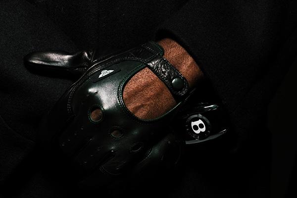 Bentley unveils limited edition driving gloves