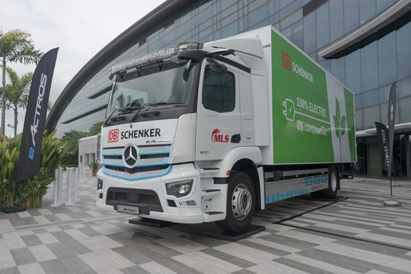 Daimler Truck launches Mercedes-Benz eActros models