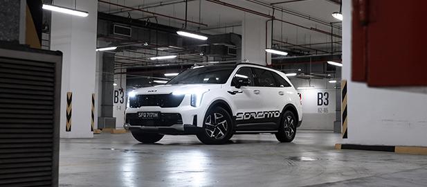 IX TAKES ON THE Q8 E-TRON 50 SUV