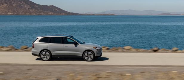 IX TAKES ON THE Q8 E-TRON 50 SUV