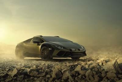Lamborghini presents the radical Huracan Sterrato