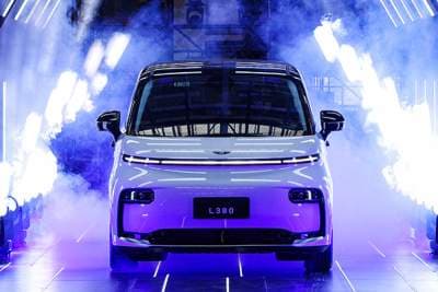 LEVC builds first prototype L380 MPV