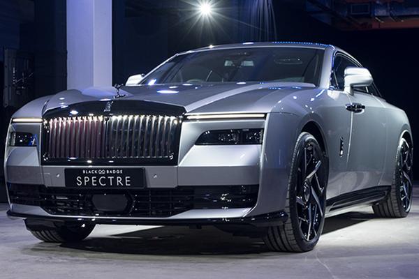 The Rolls-Royce Black Badge Spectre arrives in Singapore