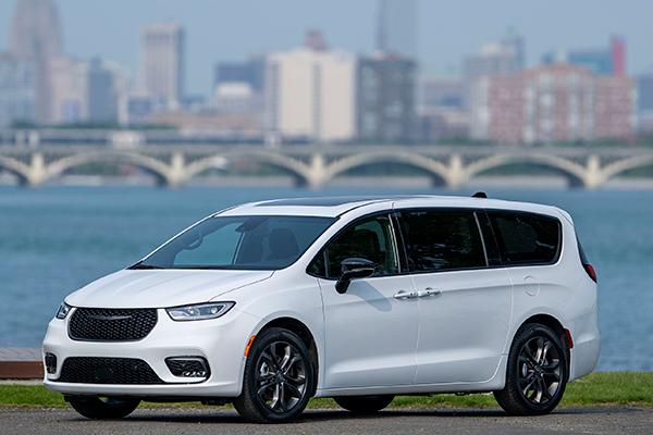 Chrysler celebrates centenary with special edition Pacifica