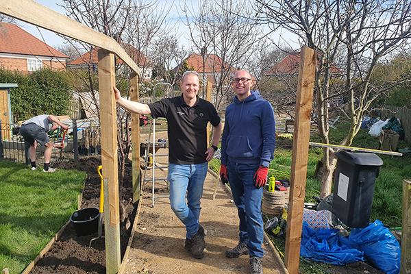 Nissan U.K. employees give back to the community