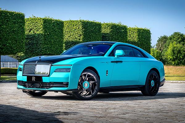 Rolls-Royce presents Chinese Mural Art bespoke commissions