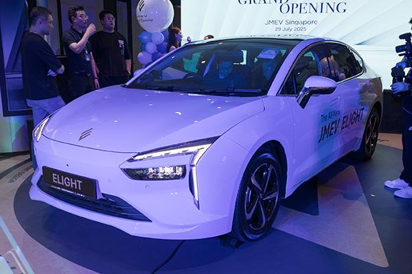 JMEV delights with the Elight upon Singapore launch