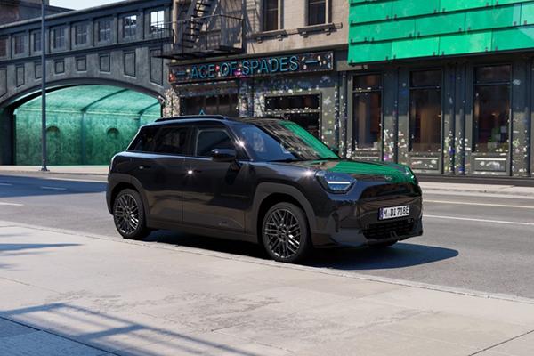 MINI U.K. introduces two new Monochrome models