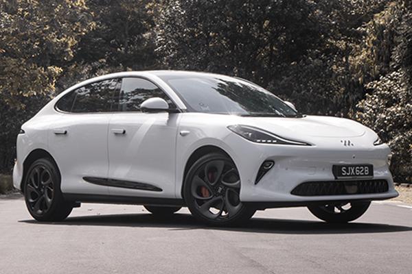 IM6 Electric Performance Review