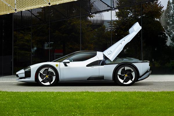 New Ferrari one-off makes its debut