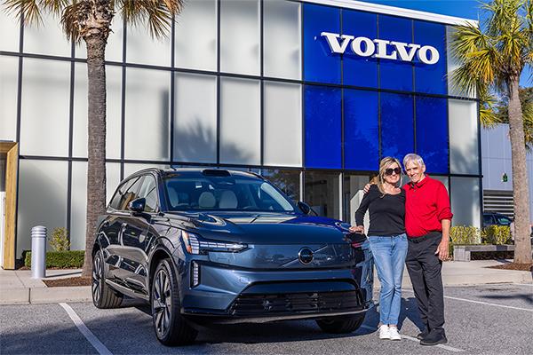 Volvo U.S.A delivers EX90 to sweepstakes winner