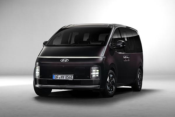 Hyundai unveils first ever fully-electric Staria in Brussels