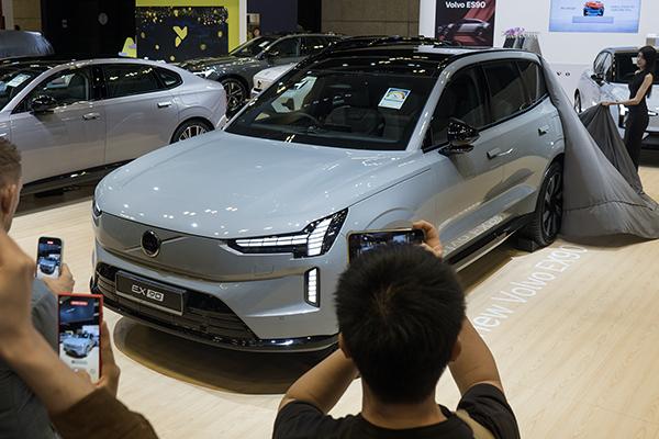 Seven-seat electric flagship: Volvo EX90 lands in Singapore