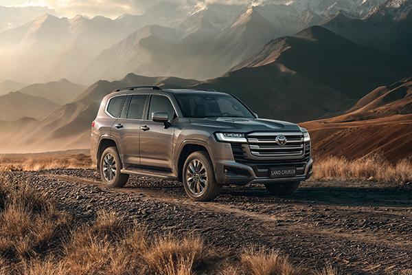 Toyota Land Cruiser 300 gets a hybrid powertrain