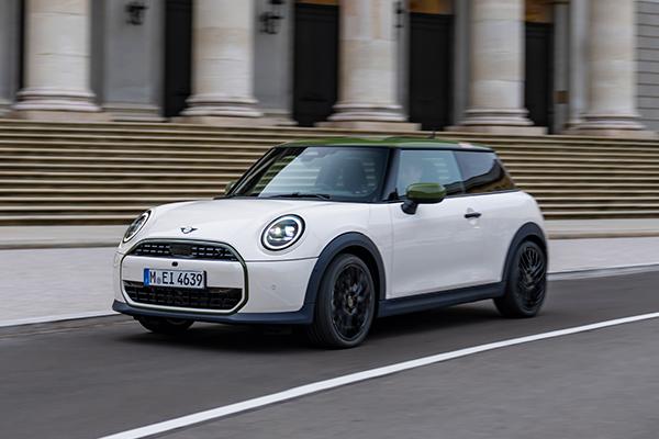 MINI introduces the new Paul Smith Edition