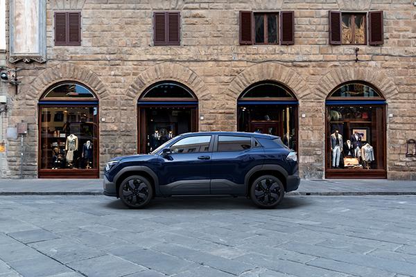 Suzuki celebrates sales start of e VITARA in India