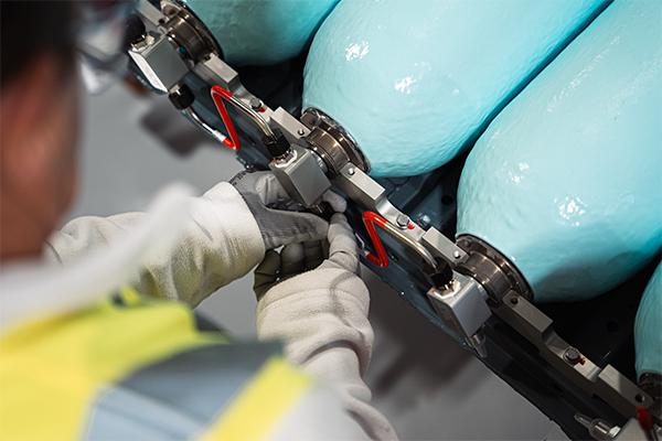 BMW Group adopts hydrogen tank tech for future model