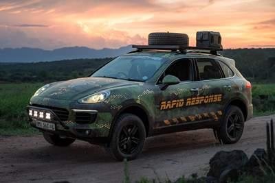 Porsche South Africa donates Cayenne to Black Mambas project
